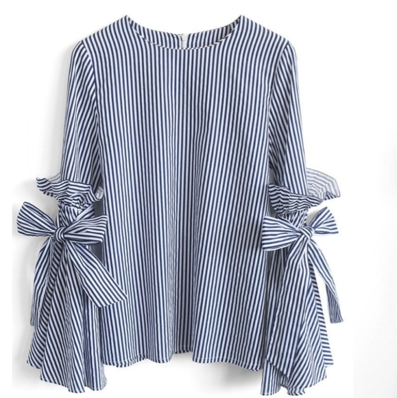 Chicwish Charisma top with bell sleeve - Picture 3 of 5